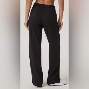 1045 Vuori Halo Modern Straight Leg Pant euc med/lar